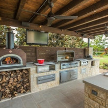 Outdoor Kitchens=Cooking