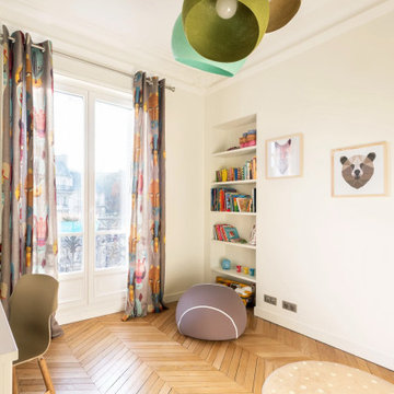 Chambre de petit garçon colorée et dynamique