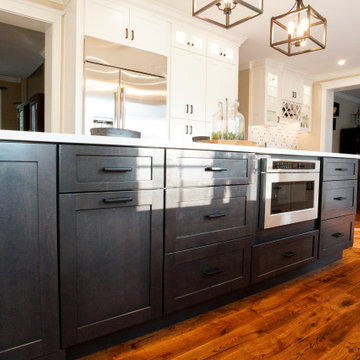 Modern Farmhouse, Two-Tone Cabinetry