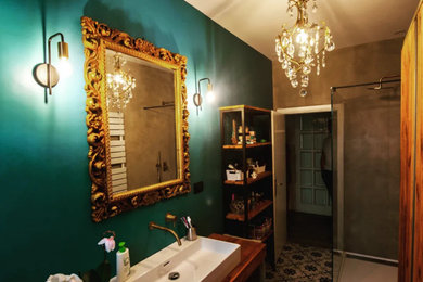 フィレンツェにあるトラディショナルスタイルのおしゃれな浴室の写真