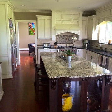 Two tone kitchen countertops