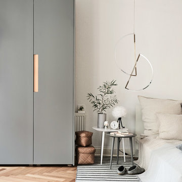 Mit MYCS skandinavisch eingerichtetes Schlafzimmer