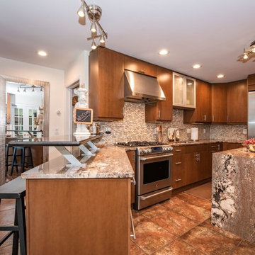 Danbury Brown-Toned Contemporary Kitchen