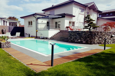 Moderner Pool in Frankfurt am Main