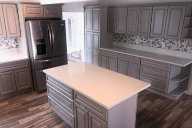 Kitchen photo in Los Angeles