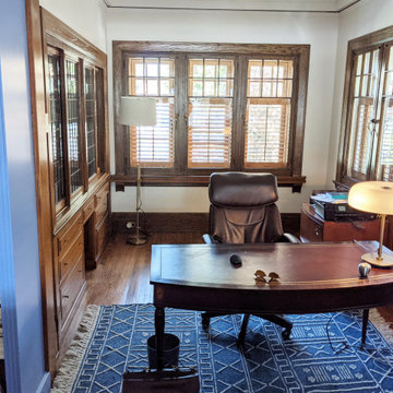 Living room in a Craftsman home in Montreal West