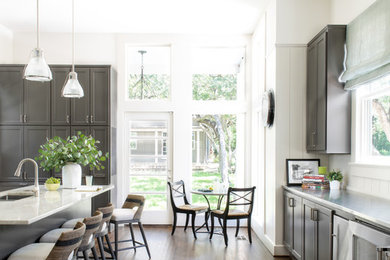 Kitchen - kitchen idea in Austin