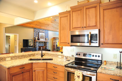 Kitchen photo in Atlanta