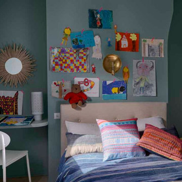Une chambre d'enfants qui décline les bleus