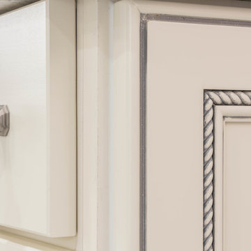 Pretty and Pearlesque Kitchen