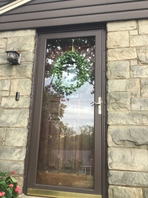 Color for wooden front door