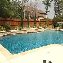 pool w/raised wall