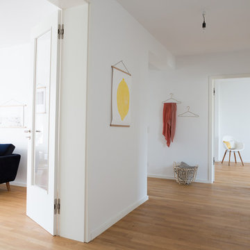 Pops of Colour in the Entryway