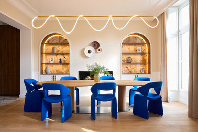 Idées déco pour une grande salle à manger contemporaine.