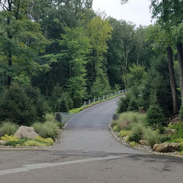 Cul-De-Sac Entrance