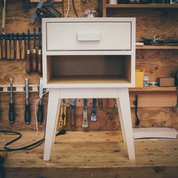 bedside table (night stand)