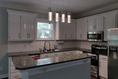 Kitchen - kitchen idea in Charlotte