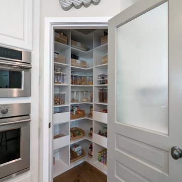 Customized Pantry in St. Louis, MO
