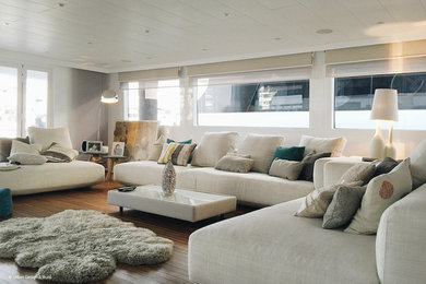 Inspiration for a contemporary living room remodel in Hong Kong