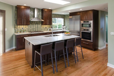 Kitchen - contemporary kitchen idea in Seattle