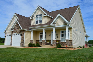 Inspiration for a craftsman exterior home remodel in Chicago