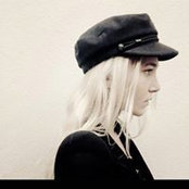 Leonie Be's photo