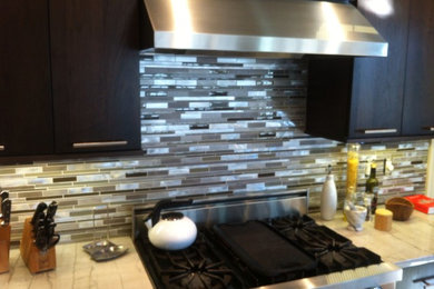 Minimalist kitchen photo in New York