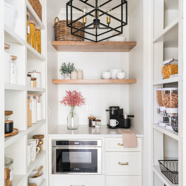 75 Beautiful U-shaped Kitchen Pantry Ideas & Designs - December 2024 ...