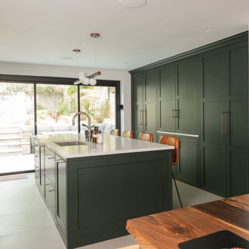 Classic In-Frame Shaker Kitchen & Bar - Islington