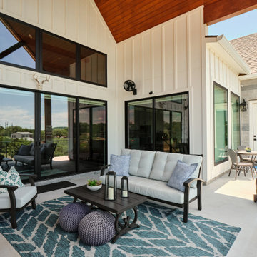 Modern Lakeside Farmhouse Kingsland