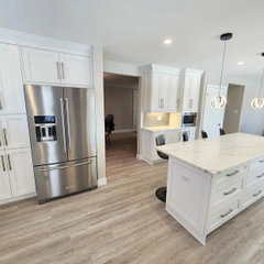 Canadiana Kitchens
