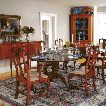Pedestal Dining Table in Cherry