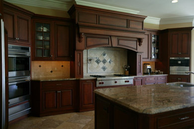 Example of a classic kitchen design in Philadelphia