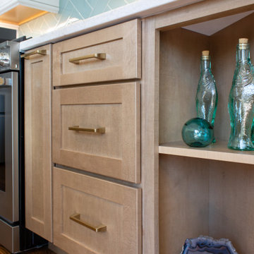Inviting & Airy Algonquin Kitchen