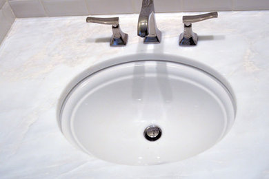 Bathroom - traditional bathroom idea in Cleveland