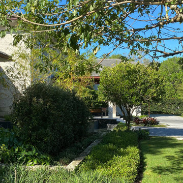LAKEFRONT RESIDENCE