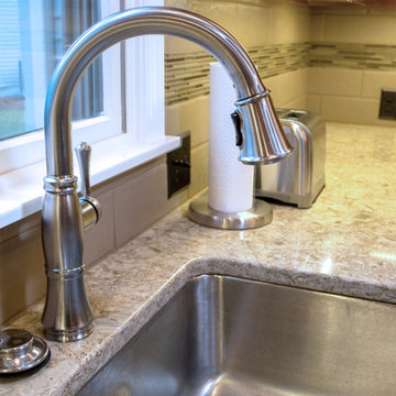 Chestnut Stained Transitional Kitchen Remodel With Adjoining Sunroom (K-93)