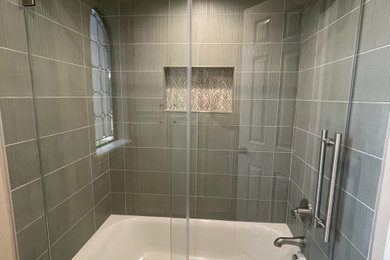 Example of a bathroom design in Houston