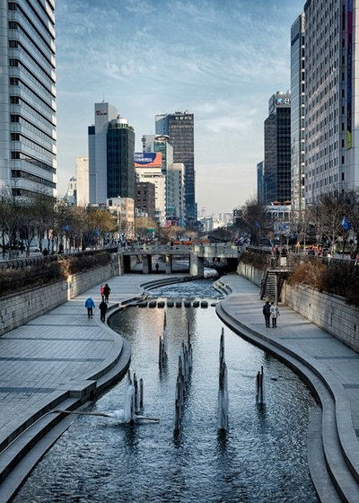 CHEONGGYECHEON RIVER PARK