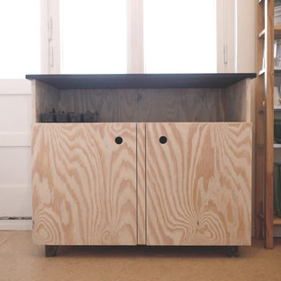 Small contemporary kitchen pantry remodeling - Kitchen pantry - small contemporary single-wall kitchen pantry idea in Berlin