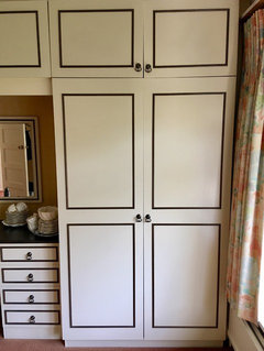 Dated built-in wardrobes | Houzz UK