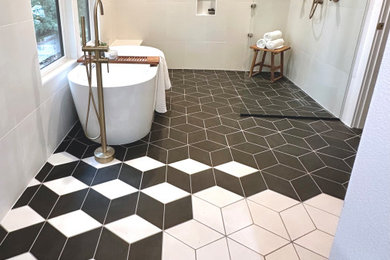 Example of a minimalist home design design in Portland