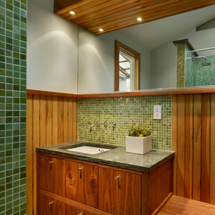 Grüne Badezimmer mit grünen Fliesen Ideen, Design & Bilder - August