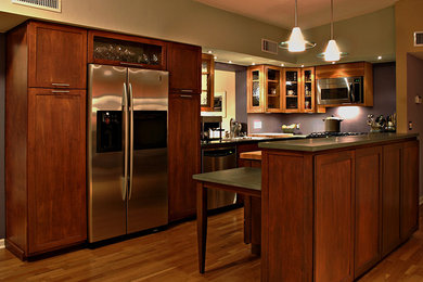 Kitchen - modern kitchen idea in Chicago