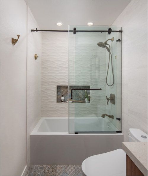 Help with tub shower enclosure with small baby/small space