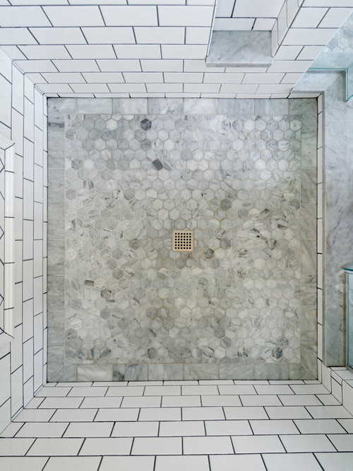 Retro Bathroom in Downtown Delaware