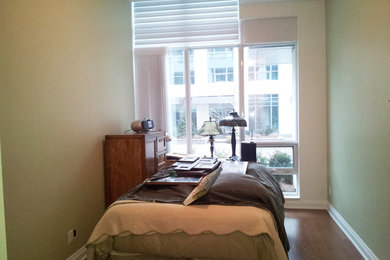 Bedroom - contemporary bedroom idea in Toronto