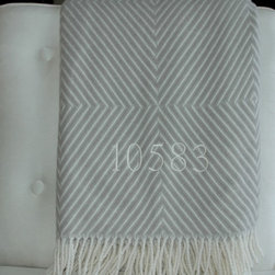 Graphic Squares Fringed Throw S/366 - Products