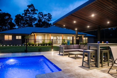 Inspiration for a contemporary patio in Sydney.
