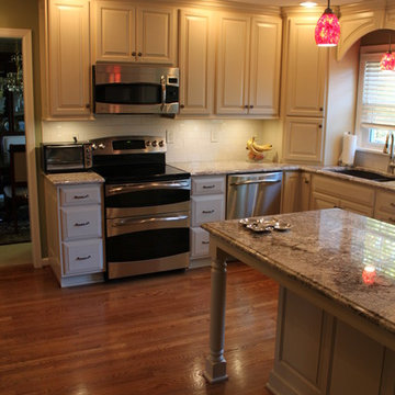 Sneeve Job, Maple Eggshell W/ Slate Brushing